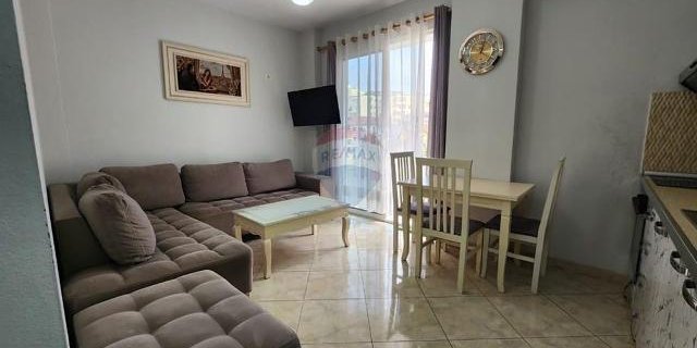 Shitet apartament 1+1 ne Fresk