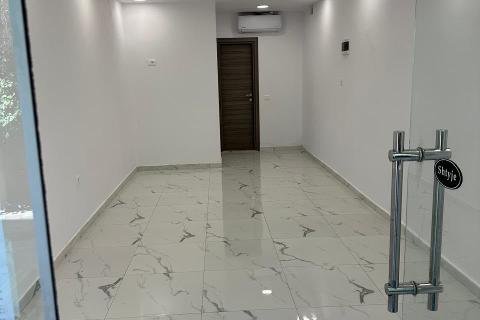 Dyqan Qera -prane Higjenes / Rr Kryesore. Sip 31m2