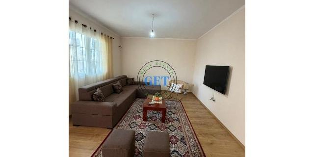 Qira, Kati i dytë i një shtëpie private, Qender, Durrës