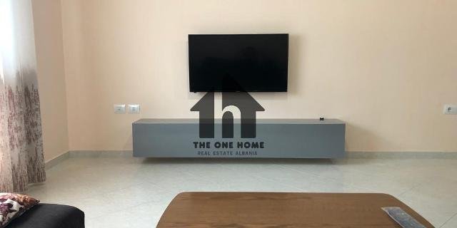 Qera 2+1 ish - UET. (ish parku autobuzave)