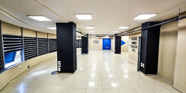 Tirane, jepet me qera ambjent biznesi Kati 5, 300 m² 2800€ (Rruga e Dibres, Vila Gold)