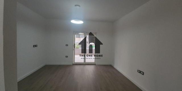 Qera 1+1 ish fusha Aviacionit - Bosh .