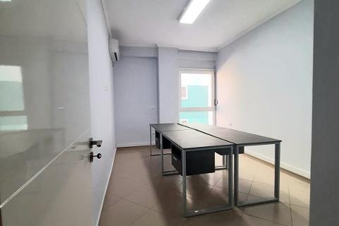 Zyre Ndarje Qeraje - Myslym Shyre . 50m2 (Top Location -Rr Kryesore)